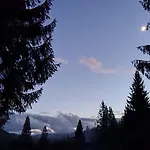 샬레 Ski Lake Cottage Krpacovo *